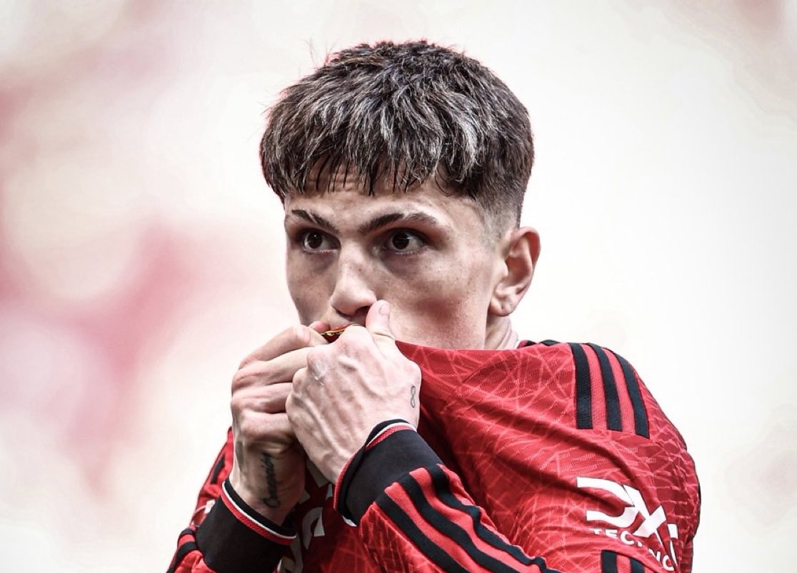 勒沃库森险胜塞维利亚，库尔图瓦惊艳四座