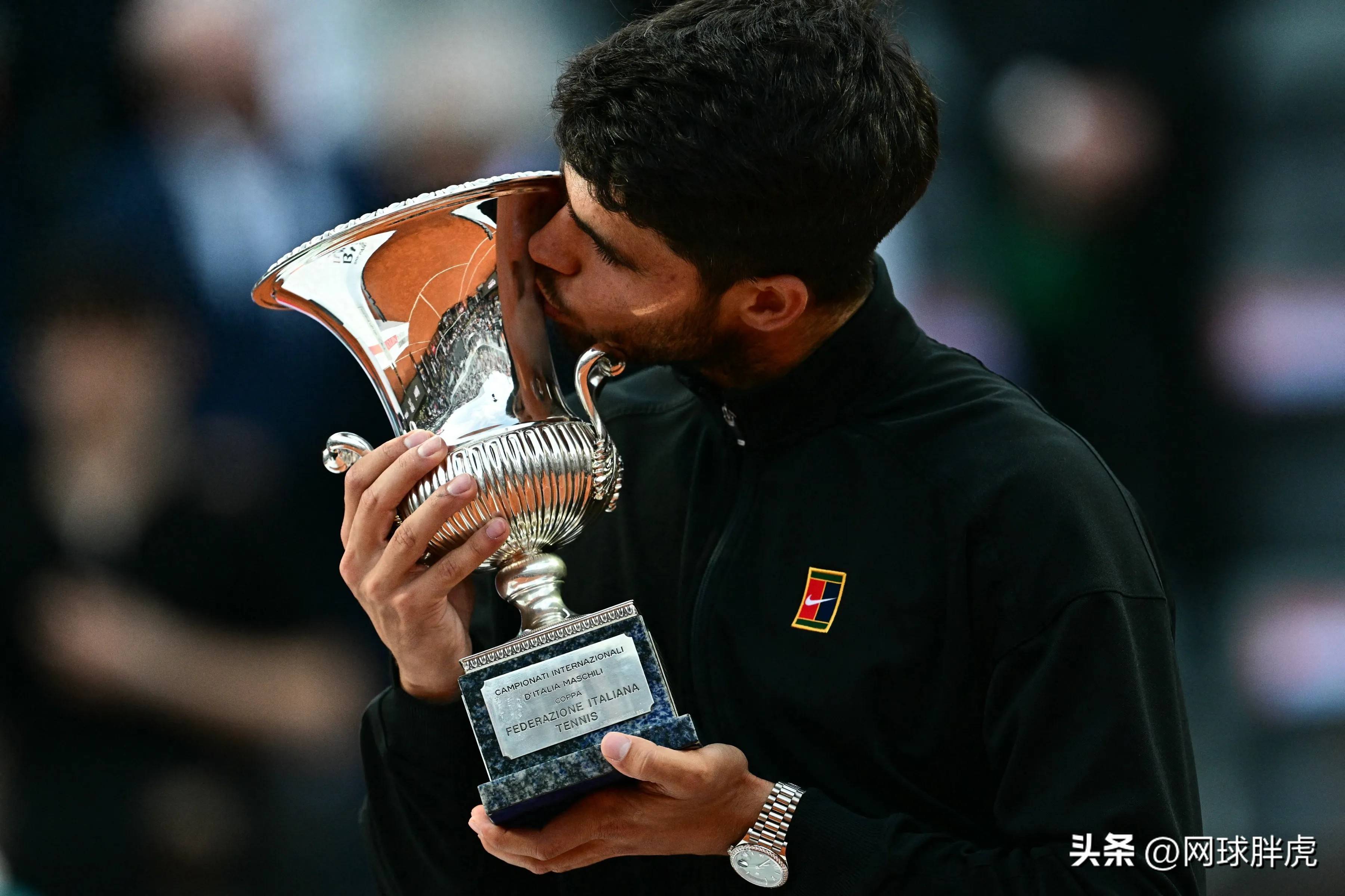 年终总决赛力克法网，阿尔卡拉斯统治全场