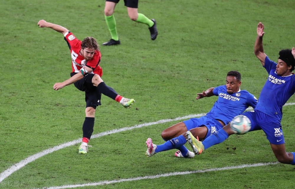 塞维利亚逆转土耳其，戈麦斯高光表现