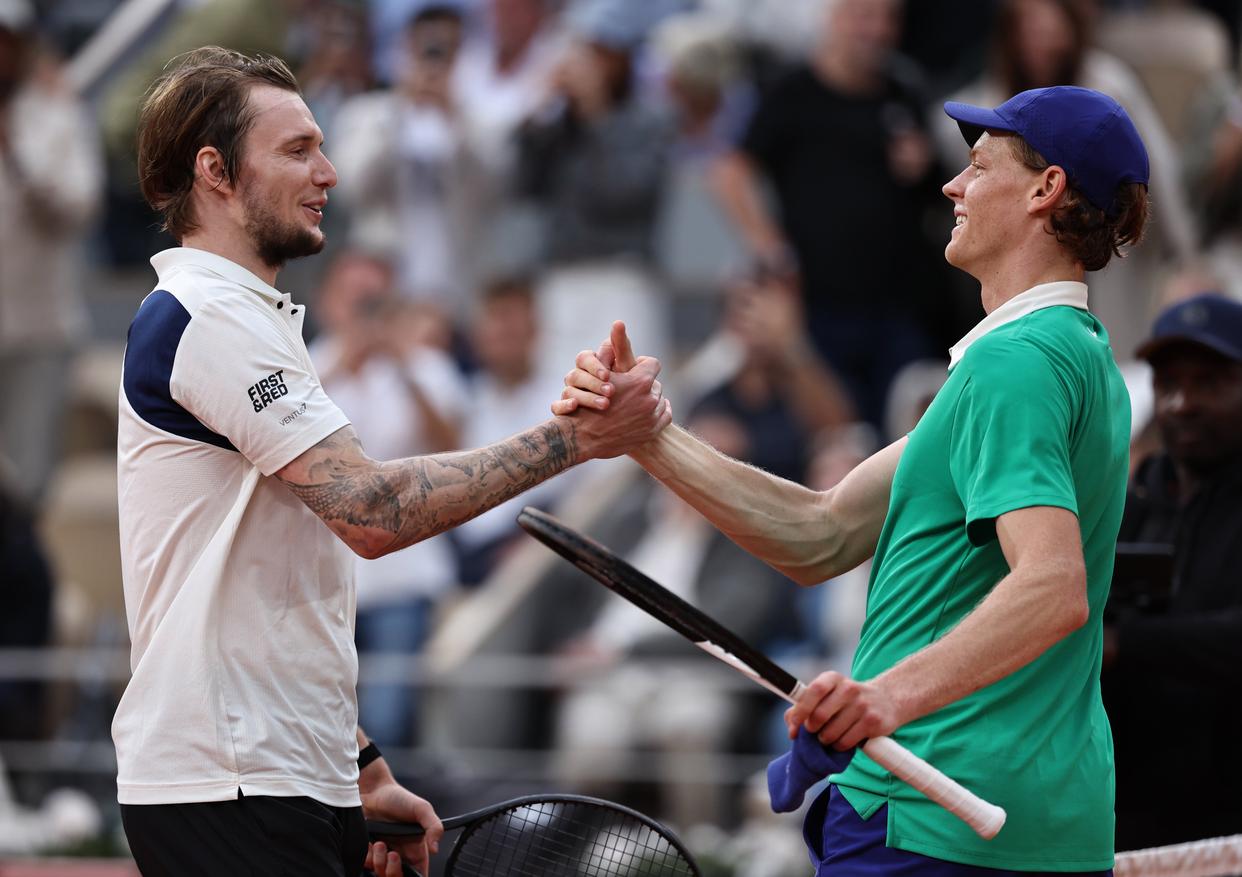 法网险胜联合杯，辛纳关键制胜