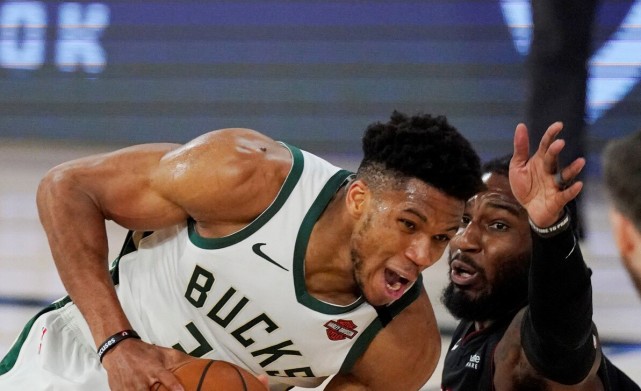 太阳翻盘江苏队,字母哥关键制胜 太阳翻盘江苏队,字母哥关键制胜