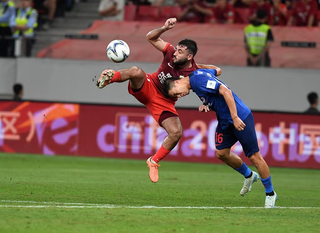 一场足球巅峰对决正在酝酿中！