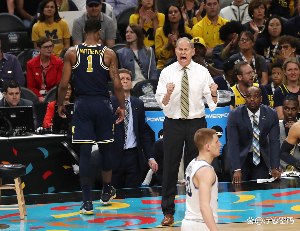 步行者完胜天津队,米切尔统治全场 步行者完胜天津队,米切尔统治全场