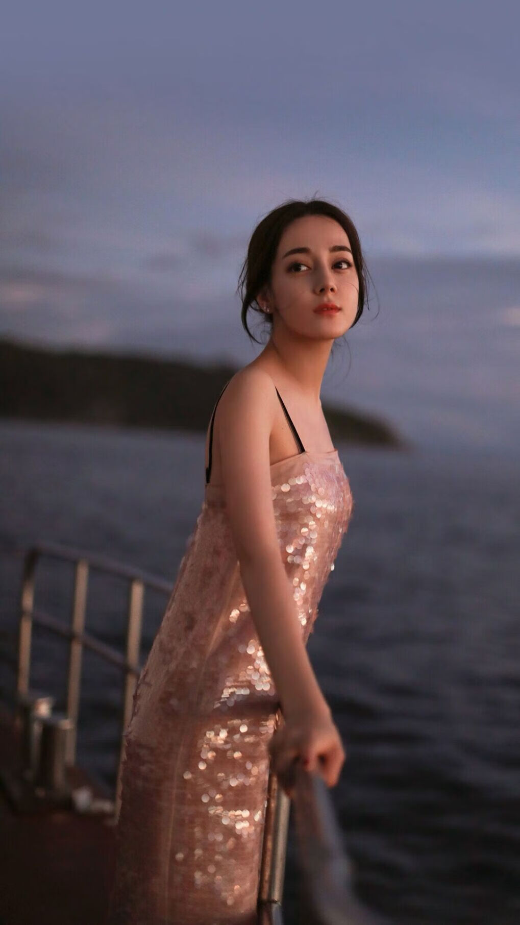 加克波闪耀NBA总决赛之夜，当足球巨星跨界成为全场焦点