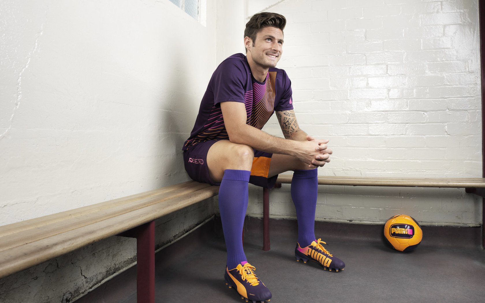 熊猫体育在线-三笘薰爆发，AC米兰强势晋级多特蒙德，一场技术与战术的完美交响